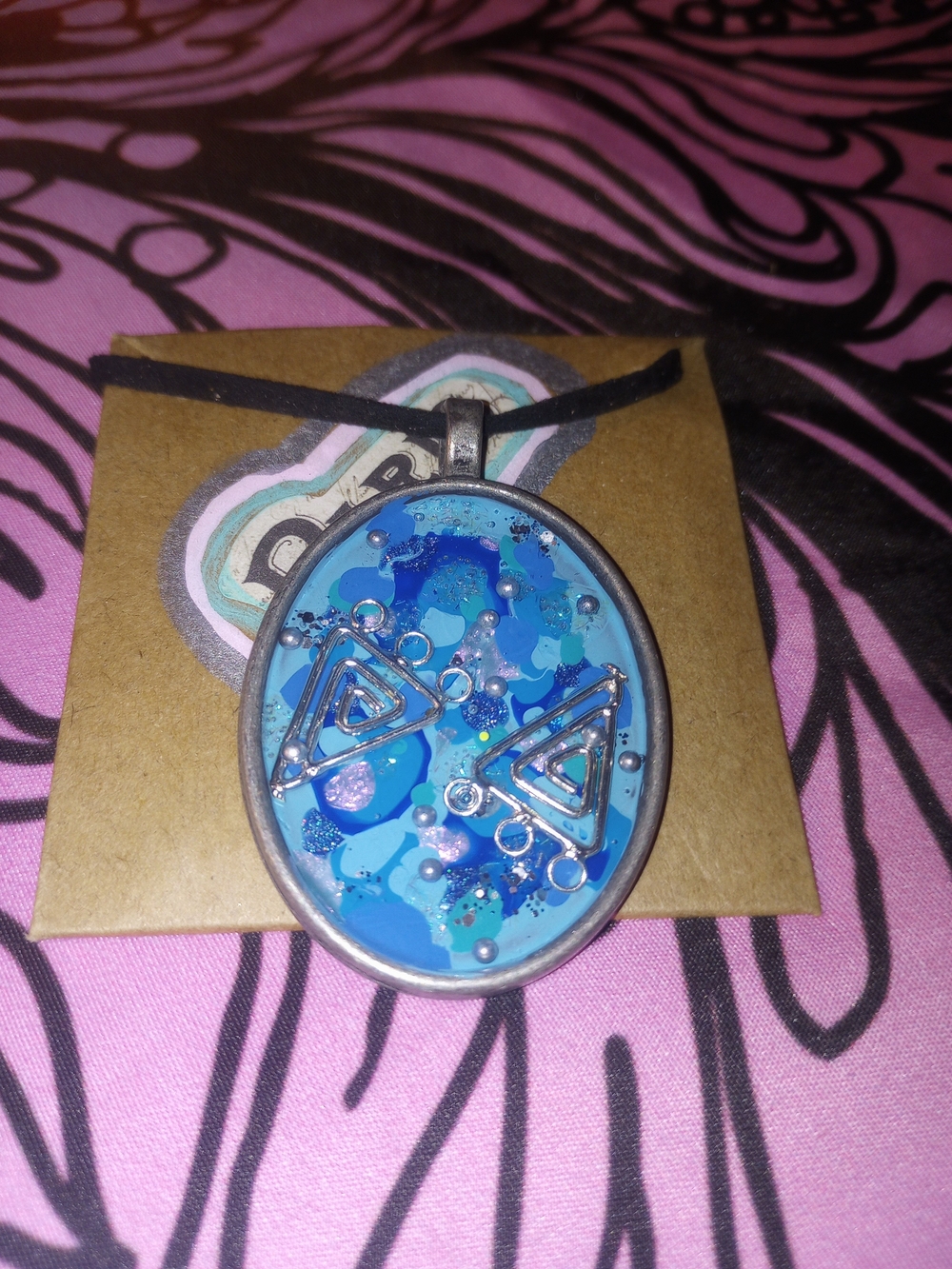 Handmade Triangle Blue Resin Oval Pendant Necklace